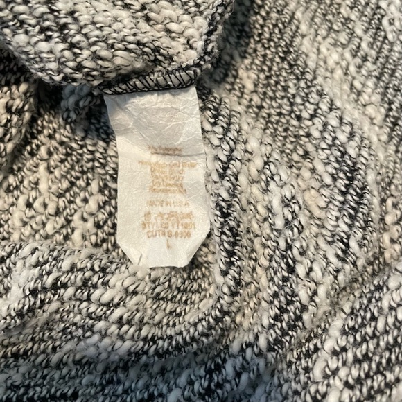 ⭐️4 for $10⭐️Heathered Knit Long Sleeve Pocket Shirt.  Aztec Colorblock Tunic - Picture 8 of 11